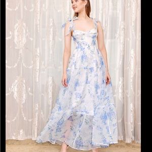 Cider maxi dress. Love story maxi formal dress multicolor Size Small. Chiffon